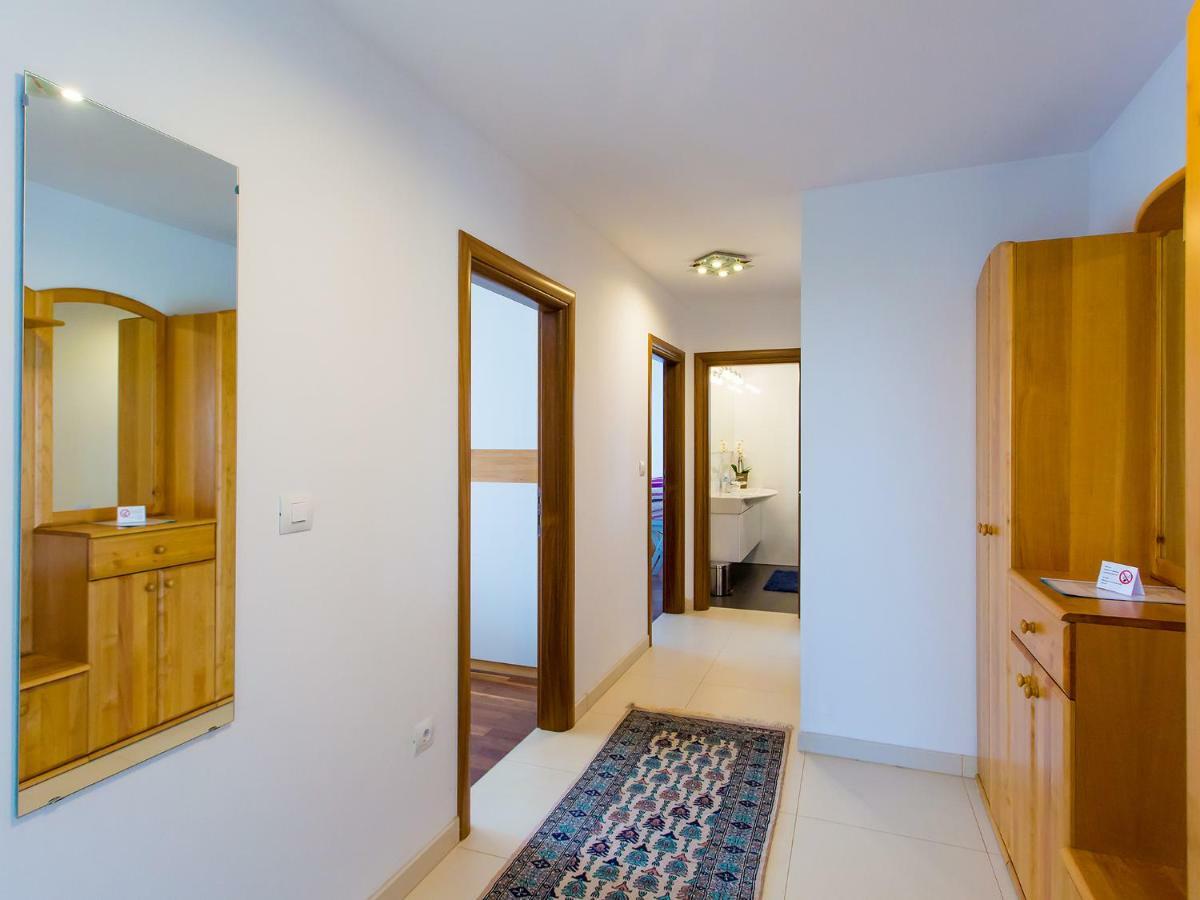 Apartment Maestral Пореч Екстериор снимка