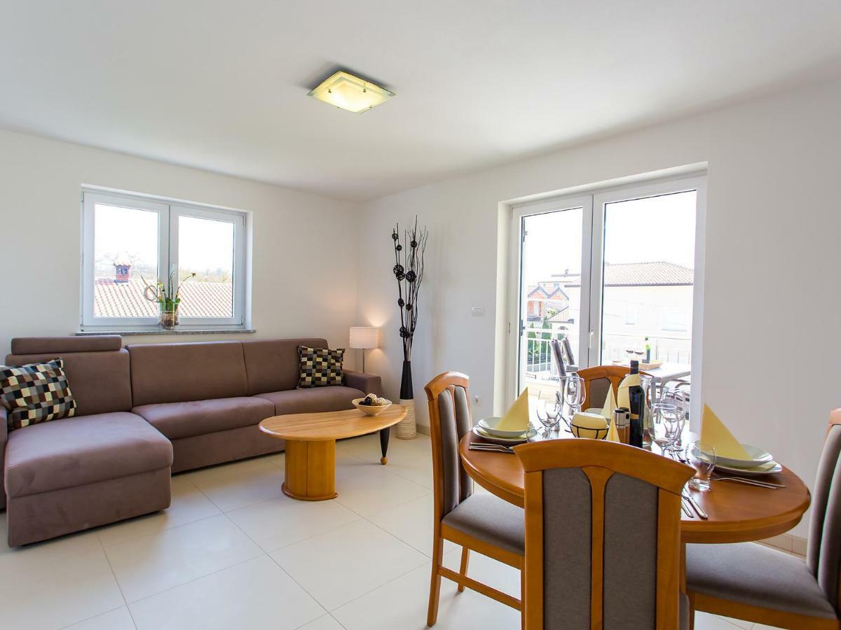 Apartment Maestral Пореч Екстериор снимка