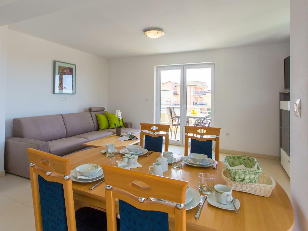 Apartment Maestral Пореч Екстериор снимка