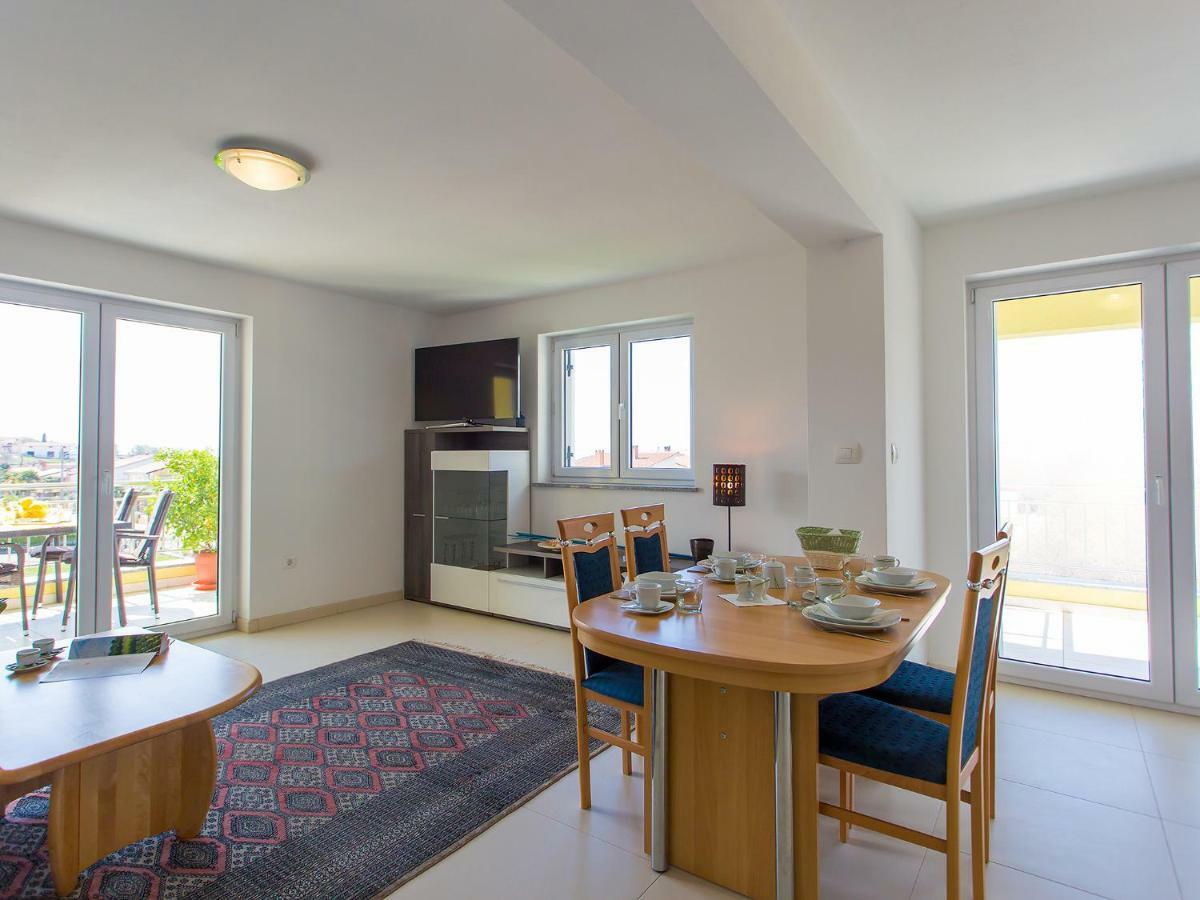 Apartment Maestral Пореч Екстериор снимка