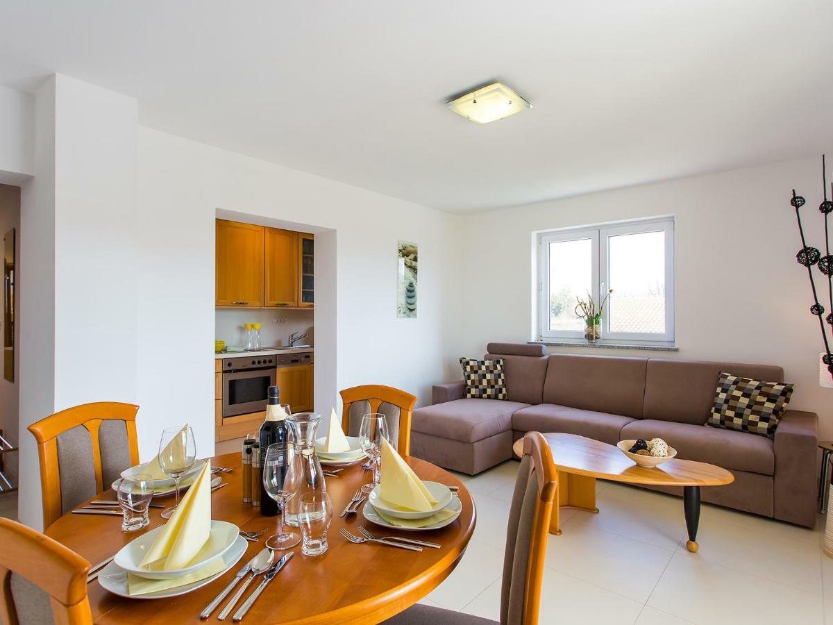 Apartment Maestral Пореч Екстериор снимка