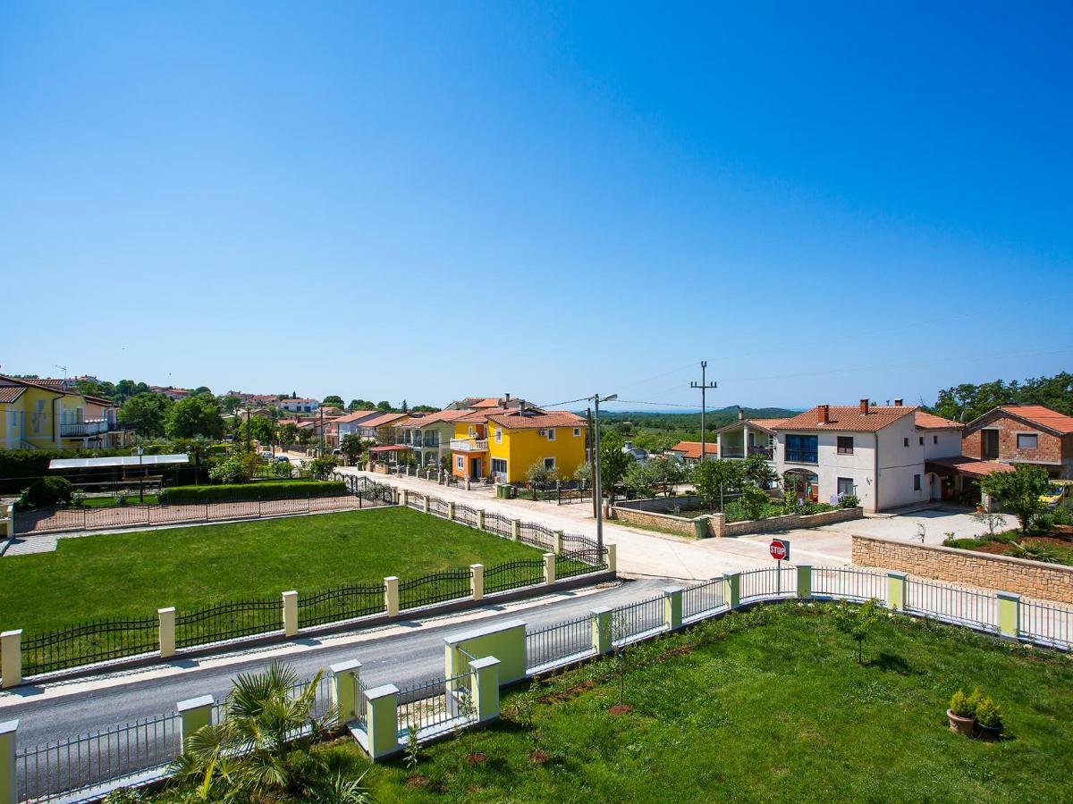 Apartment Maestral Пореч Екстериор снимка